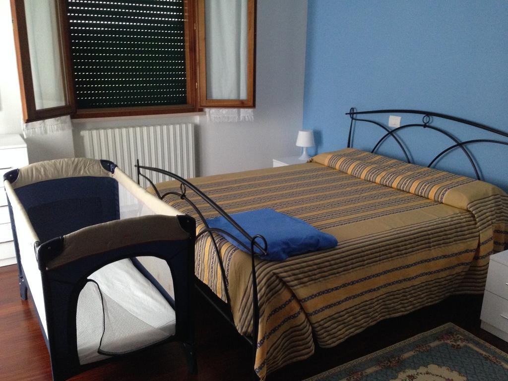 B&B San Bartolo Pesaro Værelse billede